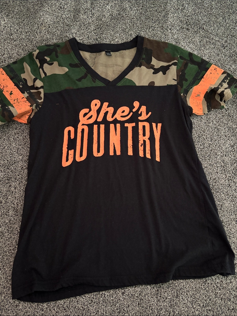 Jason Aldean She's Country Camo-Accent Girls' Tee - Black & Orange